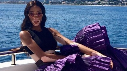 Модель с необычной внешностью в Монако устроила фотосессию в бикини
