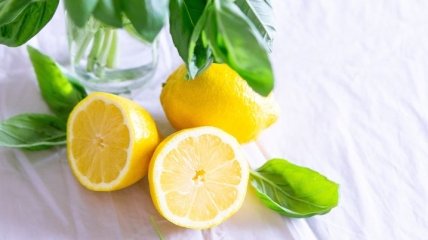 Не каждому полезен: диетолог рассказал о пользе и вреде лимонов