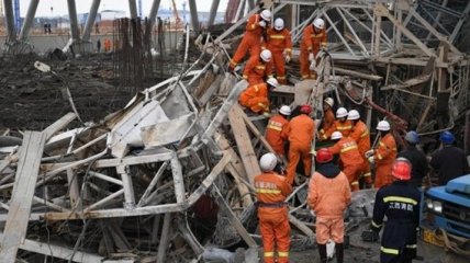 Число жертв обрушения на электростанции в Китае достигло 74 человек