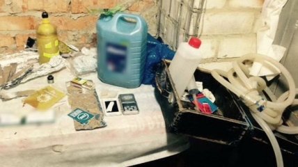 В гараже киевлянина полиция обнаружила наркотики 