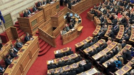 Греческий парламент не смог избрать президента страны