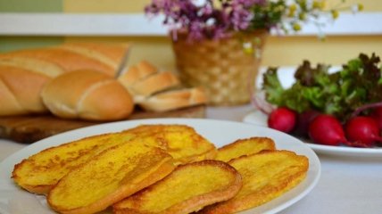 Сладкие гренки - отличное дополнение к чаю