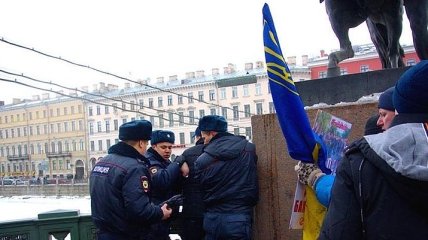 Питерская полиция защитила проукраинского активиста