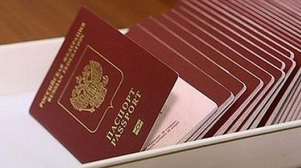 Жителям Крыма уже выдали более 2 тысяч российских паспортов