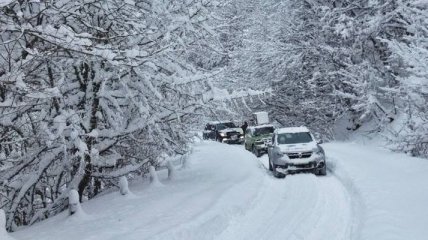 Украину продолжает засыпать снегом: ситуация на дорогах Украины