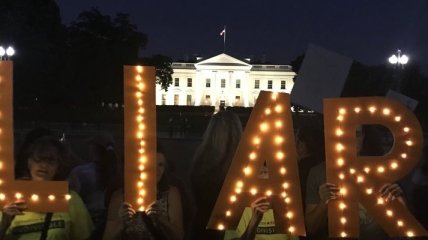 У Белого дома протестуют против Трампа