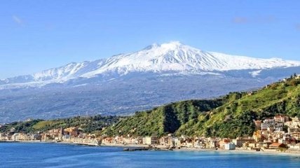 Ученые: Вулкан Этна сползает к Средиземному морю 