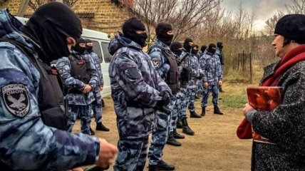 В аннексированном Крыму ФСБ проводит массовые обыски у крымских татар
