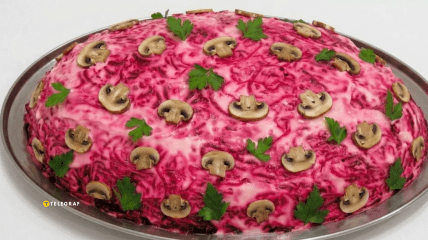 Пісний салат з грибами та буряком