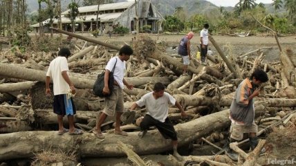 Тропический шторм надвигается на Филиппины