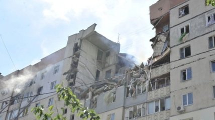СМИ: Из-под завалов дома в Николаеве извлекли тело