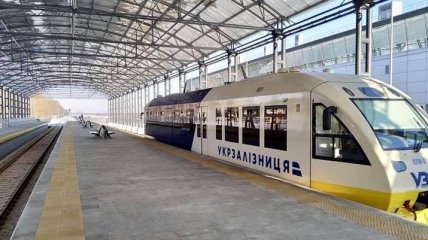 Экспресс в аэропорт "Борисполь" интегрируют в метро на Выдубичах