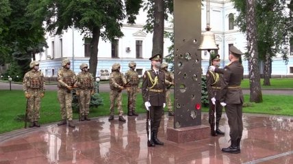 Річниця знищення Іл-76 на Донбасі: у Міноборони вшанували пам’ять загиблих (Відео)