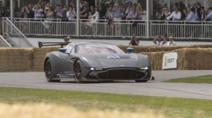 Новый суперкар от Aston Martin дебютировал в Гудвуде