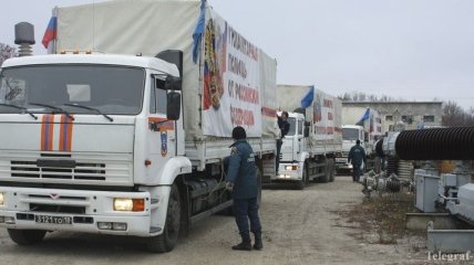 Колонны "гумконвоя" пересекли границу и направляются в Донецк и Луганск