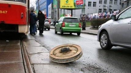 В Киеве трамвай "потерял" колеса