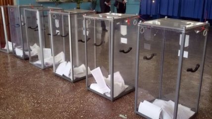 В Украине закрылись избирательные участки на местных выборах-2015