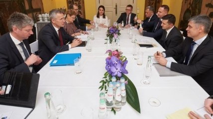 Президент України зустрівся з генсеком НАТО