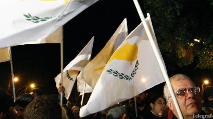 Кипр: переговоры с "тройкой" затягиваются