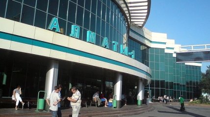 На вокзале в Алма-Аты столкнулись 2 поезда: 50 человек пострадало