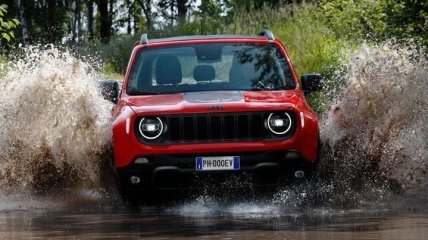 Jeep представит гибридный внедорожник Renegade PHEV в Италии