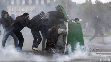 Протесты в Париже переросли в столкновения с полицией