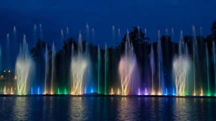В Виннице открыт сезон работы светомузыкального фонтана Roshen