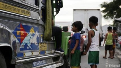 На Филиппинах по дороге на рождественское служение погибли 20 паломников