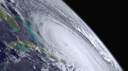 Серия снимков урагана ''Хоакин'' (Фото)