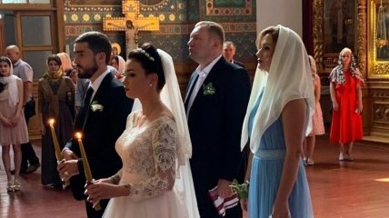 Украинская певица вышла замуж: фото с венчания