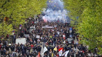 Во Франции в результате беспорядков полиция задержала 75 человек