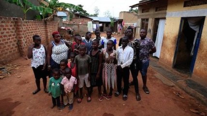 В Уганде 39-летняя женщина родила 44 ребенка