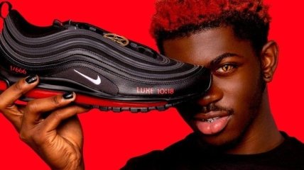 "Сатанинские" кроссовки Nike наделали шуму в США: дело дошло до суда