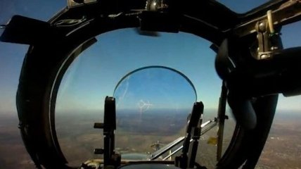 Военные показали, как уничтожили российский беспилотник с вертолета