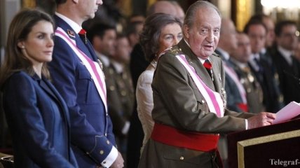 Король Испании отрекся сегодня от престола 