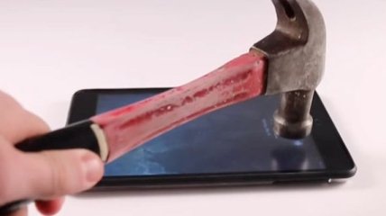 Уникальная пленка защитит экран iPhone и iPad от ударов