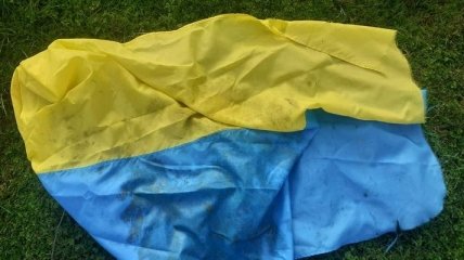 Вандалы сорвали флаг Украины и устроили погром на стадионе в Трускавце