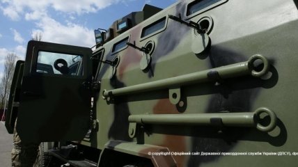 В Киеве протестовали отечественный бронемобиль "Казак-2"