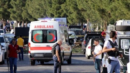 В Турции в результате взрыва погиб полицейский и ранены 7 человек