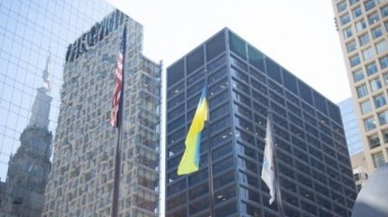 В центре Чикаго подняли украинский флаг