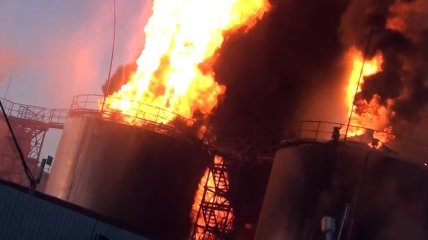 Глава Киевской ОГА озвучил новые прогнозы по тушению пожара на нефтебазе