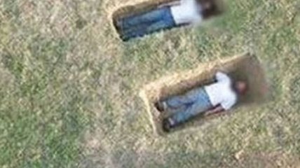 На Google-картах заметили разрытые могилы с людьми внутри: подробности и фото
