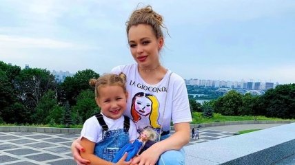 Две принцессы: Яна Соломко умилила снимком с маленькой дочкой (Фото)