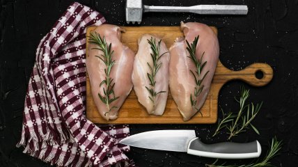 Куриное филе может быть сочным даже без соуса