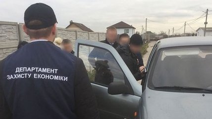 На Киевщине задержан председатель сельсовета, который "зарабатывал" на ремонте дорог