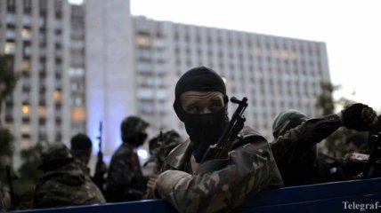 СНБО: Террористы начали эвакуацию из захваченной Донецкой ОГА 