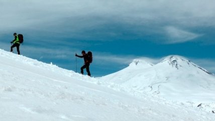 Туристы на Эльбрусе нашли тело альпинистки, погибшей 31 год назад