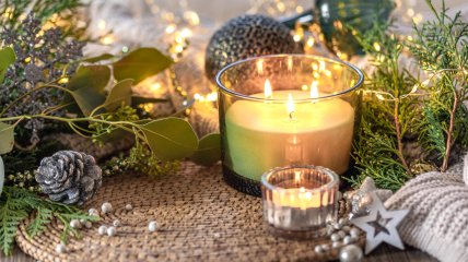 Свічки горять у свято