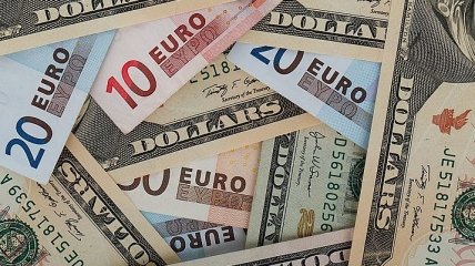 Гривня растет: курс валют от НБУ на 15 января