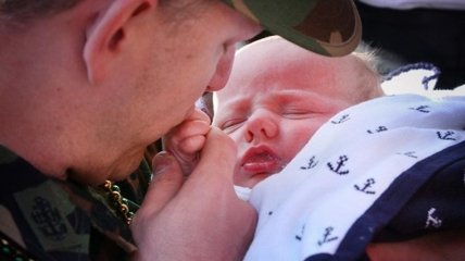 5 военных, которые впервые увидели своих детей (ФОТО)